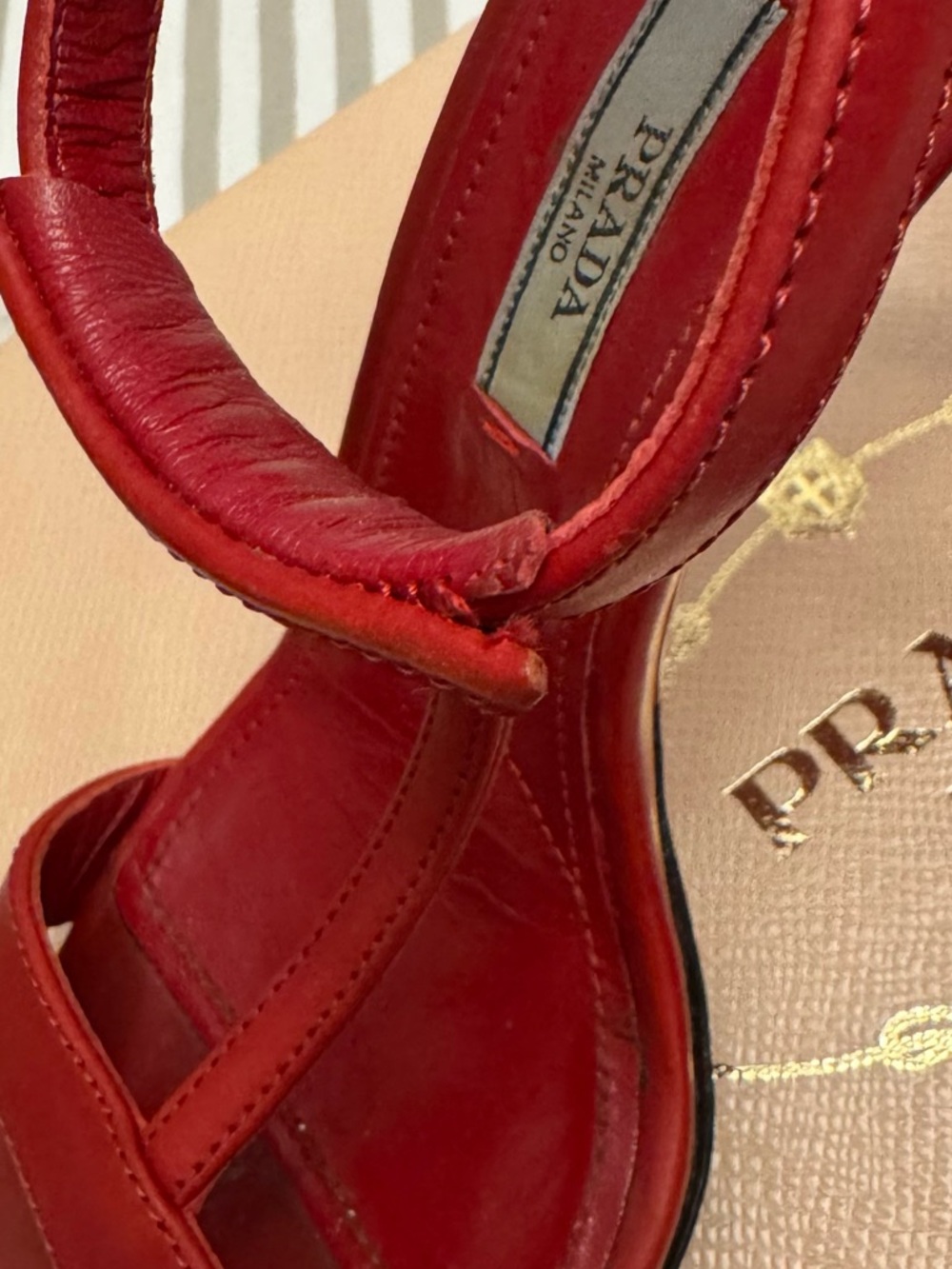 Prada Leather T-strap Sandals in Good condition - Picture 6 of 9